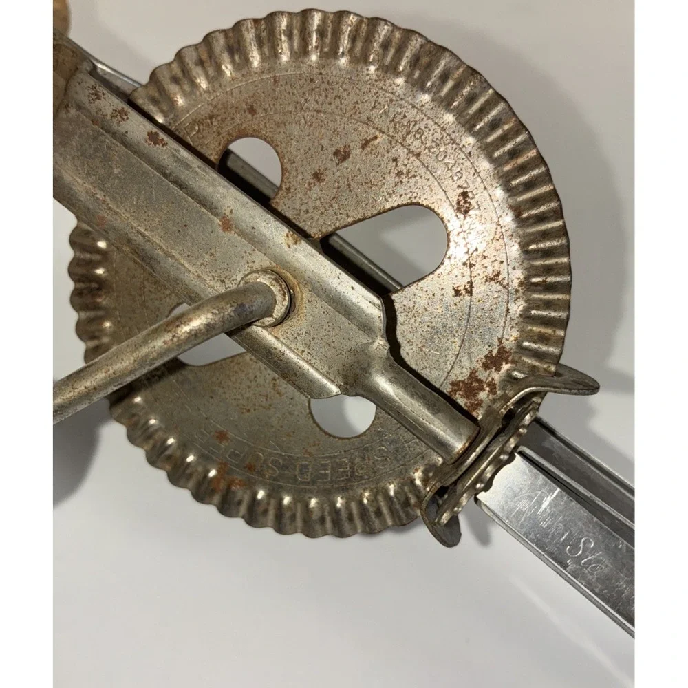 A&J High Speed Super Center‎ Drive Hand Mixer Egg Beater Wooden Handles Vintage